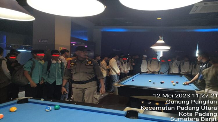 54 pelajar terjaring razia yang digelar pada Jumat (12/5/2023) siang. (Foto: Dok. Satpol PP Kota Padang)