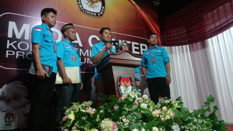 Daftarkan Bacaleg ke KPU, Partai Gelora Targetkan 8 Kursi di DPRD Sumbar 1 Penyerahan berkas bacaleg dari Partai Gelora untuk Pileg DPRD Sumbar 2024-2029. (Foto: Dok. Radarsumbar.com)