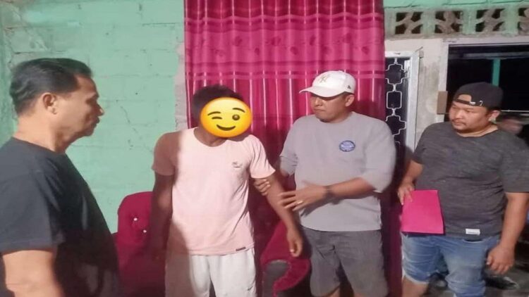 Satu dari dua pelaku pencurian di salah satu SD di Padang ditangkap polisi. (Foto: Dok. Istimewa)