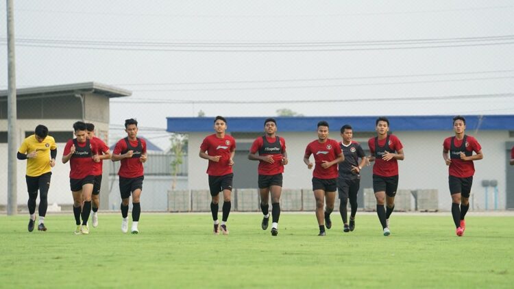 Lawan Kamboja, Skuat Garuda Nusantara Ingin Sapu Bersih Poin 1 Latihan pemain Timnas U-22 Indonesia jelang laga melawan Kamboja. (Dok. PSSI)
