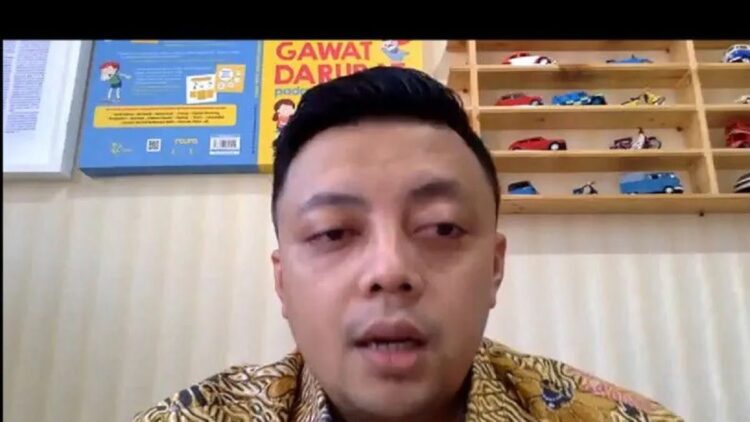 Tangkapan layar Ketua Satgas Bencana IDAI Kurniawan Taufiq Khadafi dalam Media Brief Virtual Dampak Perubahan Iklim pada Kesehatan Anak yang diikuti secara daring di Jakarta, Selasa (2/5/2023). (ANTARA/Hreeloita Dharma Shanti)