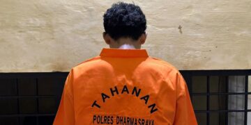 Pelaku rudapaksa di Pulau Punjung ditangkap dan ditahan polisi. (Foto: Dok. Polres Dharmasraya)