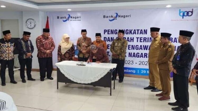 RUPSLB Bank Nagari menetapkan dua Dewas Syariah yang baru. (Foto: Dok. Istimewa)