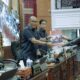 Penyerahan laporan paripurna DPRD Sumbar pada Selasa sore. (Dok. Istimewa)