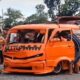 Tabrakan angkot dan dua minibus di batas kota Padang-Padang Pariaman. (Dok. Istimewa)