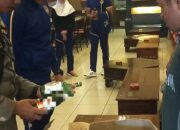 Satpol PP Sita Puluhan Botol Miras dari Tempat Biliar di Padang