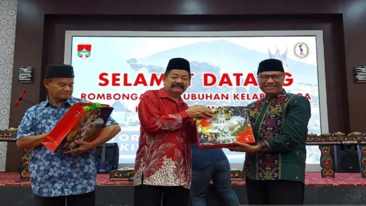 Pemko Bukittinggi saat menerima perwakilan Kerajaan Malaysia untuk mewujudkan kembali Sister City atau kota kembar Bukittinggi-Seremban (Antara/Al Fatah)
