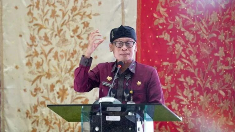 Kepala BPPSDMP Kementan Dedi Nursyamsi memberikan paparan pada kegiatan temu profesi Duta Petani Milenial/Duta Petani Andalan yang diselenggarakan Badan Penyuluhan dan Pengembangan SDM Pertanian (BPPSDMP) melalui Pusat Pendidikan Pertanian Kementan RI di Padang, Minggu, (11/6). ANTARA/HO-Humas BPPSDMP.