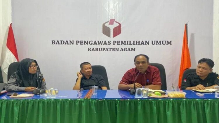 Rapat koordinasi hasil prngawasan DPSHP. (Antara/HO-Dok Bawaslu Agam