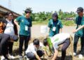 Puluhan Mahasiswa Asing Tanam 1.000 Pohon di Sungai Batanghari Dharmasraya 5 Puluhan Mahasiswa Asing Tanam 1.000 Pohon di Sungai Batanghari Dharmasraya