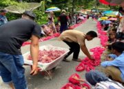 Manampuang, Tradisi Unik di Sitingkai Agam saat Pembagian Daging Kurban