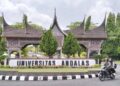 Gerbang masuk ke Universitas Andalas (Unand).