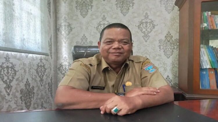 Dukung Program 1 Juta Wirausaha Baru, Pemkab Pasbar Lakukan Ini 1 Kepala Dinas Perdagangan Koperasi dan UKM Pahrein. (Antara/Altas Maulana.