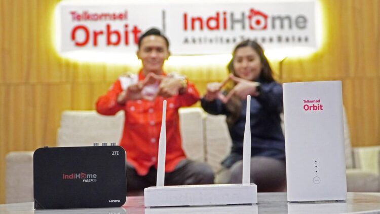 Telkom Resmi Integrasikan IndiHome ke Telkomsel 1 Mulai 1 Juli 2023, secara legal IndiHome akan resmi berada dalam pengelolaan Telkomsel. Kesepakatan integrasi IndiHome ke Telkomsel ini merupakan wujud nyata implementasi inisiatif Fixed Mobile Convergence (FMC) TelkomGroup. (dok. Telkomsel)