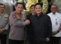 Kapolri Jenderal Listyo Sigit Prabowo dan Ketum PSSI Erick Thohir usai kesepakatan memberantas mafia bola. (dok. PSSI)