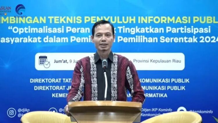 Tangkapan layar Direktur Tata Kelola dan Kemitraan Komunikasi Publik Kominfo Hasyim Gautama dalam webinar bertajuk "optimalisasi peran untuk tingkatkan partisipasi masyarakat dalam pemilu dan pemilihan serentak tahun 2024" yang dipantau di Padang, Jumat, (9/6/2023). ANTARA/Muhammad Zulfikar.