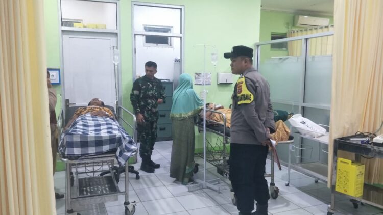Ayah dan Anak di Lubukbasung Agam Tersambar Petir, Begini Kondisinya 1 Korban tersambar petir dilarikan ke RSUD Lubukbasung. (Foto: Dok. Polres Agam)