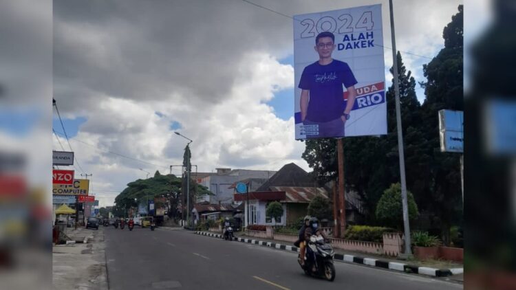 Baliho Uda Rio di Jalan Sudirman, Kota Bukittinggi. (dok. istimewa)