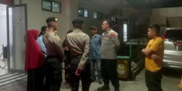 Seorang Pria Gaek di Padang Tewas usai Ditabrak Kereta Api 8 Seorang Pria Gaek di Padang Tewas usai Ditabrak Kereta Api