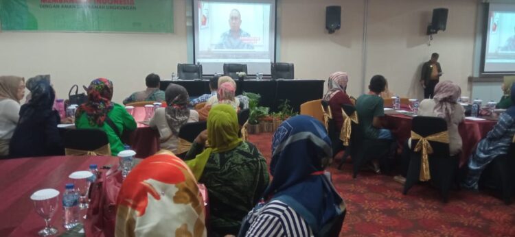 Andre Rosiade: Pembangunan Infrastruktur Mesti Ramah Lingkungan dan Berdampak Positif bagi Masyarakat 1 Andre Rosiade membuka Seminar Sosialisasi BUMN dengan tema "Membangun Indonesia dengan Aman dan Ramah Lingkungan, di Hotel Truntum Padang, Kamis (22/6/2023). (Foto: Adiyansyah Lubis/radarsumbar.com)