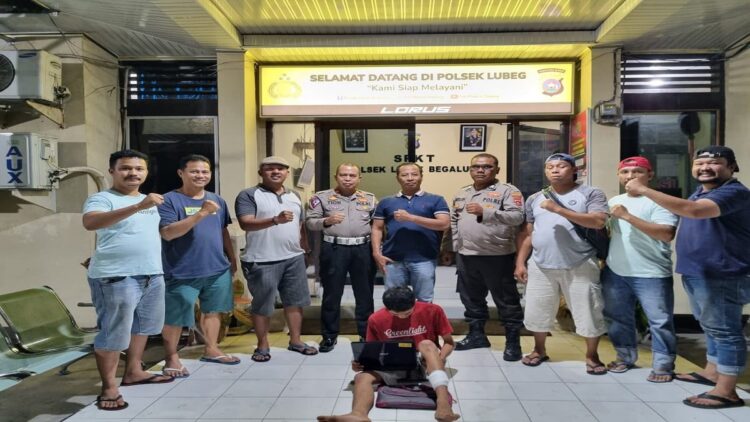 Polisi menangkap pencuri laptop milik mahasiswi di Padang. (Foto: Dok. Istimewa)