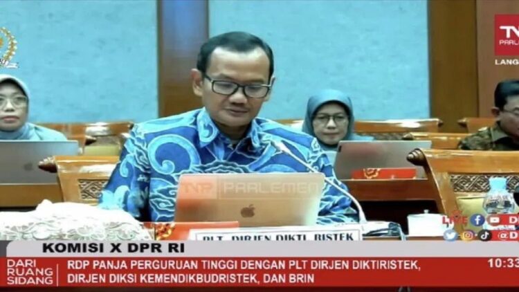 Pelaksana Tugas (Plt) Direktur Jenderal Pendidikan Tinggi, Riset dan Teknologi (Dirjen Diktiristek) Kemendikbudristek Nizam dalam RDP bersama Komisi X DPR RI di Jakarta, Rabu (8/2/2023). (ANTARA/AstridFaidlatulHabibah)