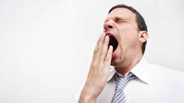 Adab Ketika Menguap, Ditutup Pakai Punggung Tangan Kiri 1 ilustrasi menguap. (dok. istimewa)