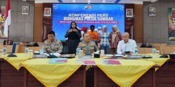 Begini Modus Pelaku TPPO Asal Pasbar Menjerat Korbannya 8 Konferensi pers kasus TPPO (perdagangan orang) di Mapolda Sumbar. (dok. Radarsumbar.com)