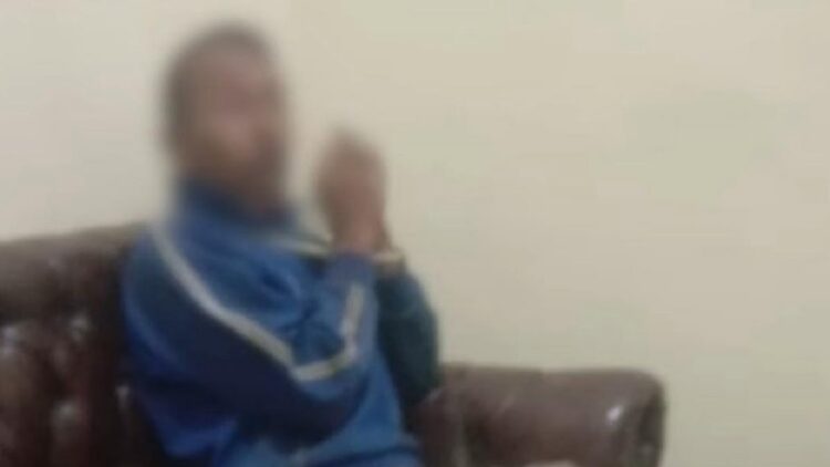 Pelaku Pembunuhan di Pariaman Menyerahkan Diri, masih Kerabat Korban 1 Pelaku pembunuhan di Aua Malintang, Kabupaten Padang Pariaman saat diperiksa polisi. (Dok. Istimewa)