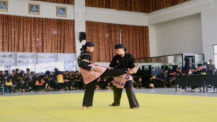 Jaga Tradisi dan Budaya, Ratusan Atlet di Padang Ikuti Seleksi Pencak Silat 1 Ratusan atlet mengikuti seleksi pencak silat seni tradisional nusantara. (Foto: Dok. Diskominfo Padang)