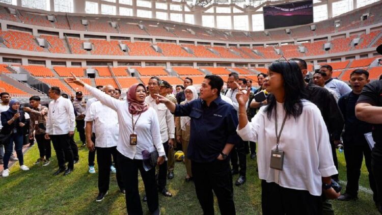 Bantah Terlibat dalam Pembangunan Jakarta International Stadium, Buro Happold: Tidak Sesuai Panduan Kami 1 Erick Thohir cek kesiapan Jakarta Internasional Stadium. (dok. PSSI)
