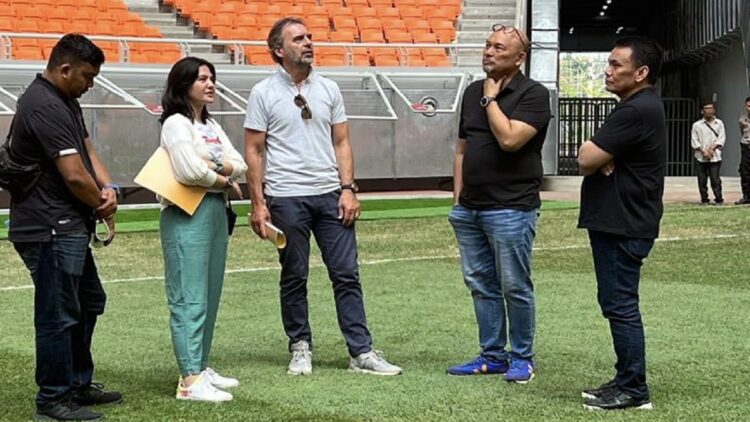 FIFA Mulai Cek Stadion Hari Ini, PSSI Sebut Tiga Poin Utama 1 FIFA dan PSSI cek kesiapan stadion di Indonesia uuntuk Piala Dunia U-17. (dok. PSSI)