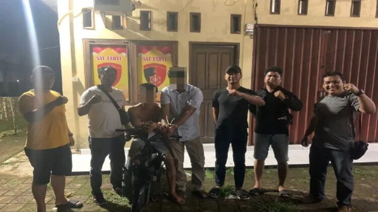 Satreskrim Polres Pasaman Barat menangkap dua orang pelaku pencurian sepeda motor di Sungai Aur. (Antara/HO-Humas Polres Pasaman Barat).
