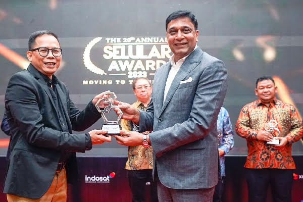Bawa Indosat Bertumbuh untuk Memberdayakan Indonesia, Vikram Sinha Meraih CEO of The Year 2023 1 President Director and CEO Indosat Ooredoo Hutchison, Vikram Sinha, meraih CEO of the Year di ajang Selular Award 2023. (Foto: Dok. IOH)