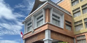 Usai Bupati, Giliran Sekda Pasbar Diminta Keterangan oleh Kejati Sumbar soal TKD 8 Kantor Kejati Sumbar di Padang. ANTARA/FathulAbdi