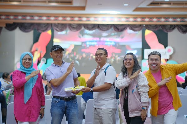 Programmer asal Jombang Ditunjuk jadi Kepala Penjualan di IOH, Pernah Bertugas di Bukittinggi 1 VP-Head of Sales Central Sumatera Indosat Ooredoo Hutchison, Rengga Permana. (Foto: Dok. IOH)