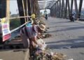 Jembatan Pulau Aia Nan XX Lubeg Kerap Dijadikan Tempat Buang Sampah Oknum Warga