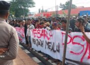 Ratusan Warga Air Bangis Pasbar Geruduk Kantor Gubernur