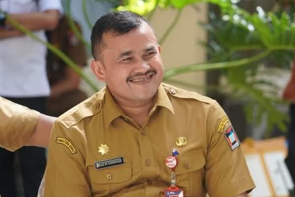 Jadi Pemangku Sementara Satpol PP Padang, Raju Minropa Lakukan Ini 1 Pelaksana Tugas (Plt) Kepala Satpol PP Kota Padang sekaligus Kepala BPKAD Kota Padang, Raju Minropa Chaniago. (Foto: Dok. Humas Satpol PP Padang)