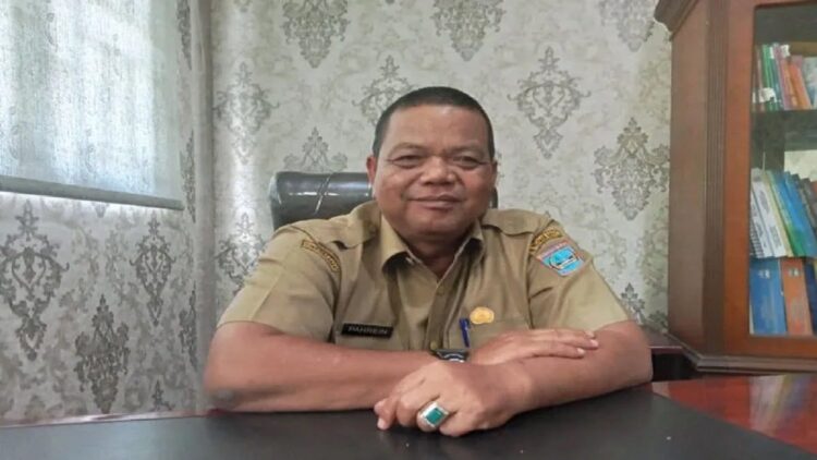 Kepala Dinas Perdagangan Koperasi dan UKM Pasaman Barat Pahrein. (Antara/Altas Maulana).