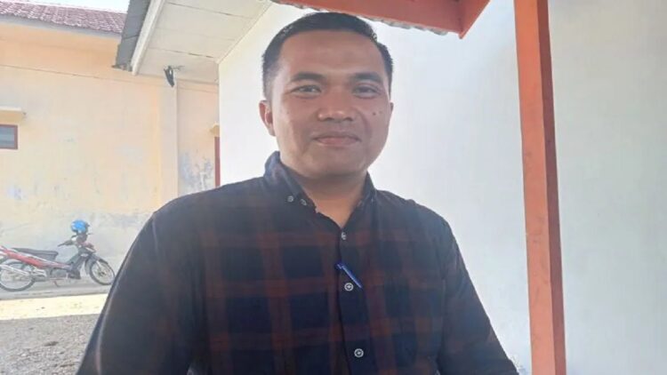 Ketua Komisi Pemilihan Umum (KPU) Kabupaten Pasaman Barat, Sumatera Barat Alfi Syahrin. (Antara/Altas Maulana)