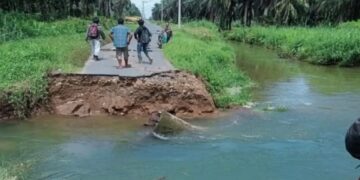 Rusak Diterjang Air, Jembatan Darurat ke Objek Wisata Sikabau Pasbar segera Dibangun