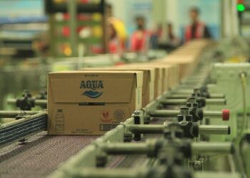 Pengemasan Botol AQUA di Pabrik Ciherang. (dok. Danone-AQUA)