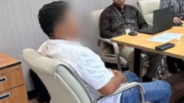 Penyidik memeriksa Direktur CV BP berinisial M terkait terkait dugaan tindak pidana pajak, di Padang, Sumatera Barat, Jumat (28/7/2023). ANTARA/HO-Kanwil DJP.