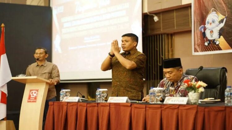 Koordinator Divisi Sosdiklih, Parmas dan SDM KPU Provinsi Sumbar Jons Manedi. ANTARA/HO-KPU Sumbar