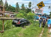 Mobil CRV Tabrak Tiang Listrik di Padang, Sopir Terluka di Kepala dan Tangan
