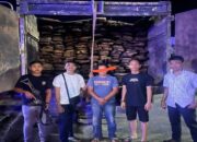 Bawa Puluhan Kubik Kayu tanpa Dokumen, Dua Orang Ditangkap Polisi di Sijunjung