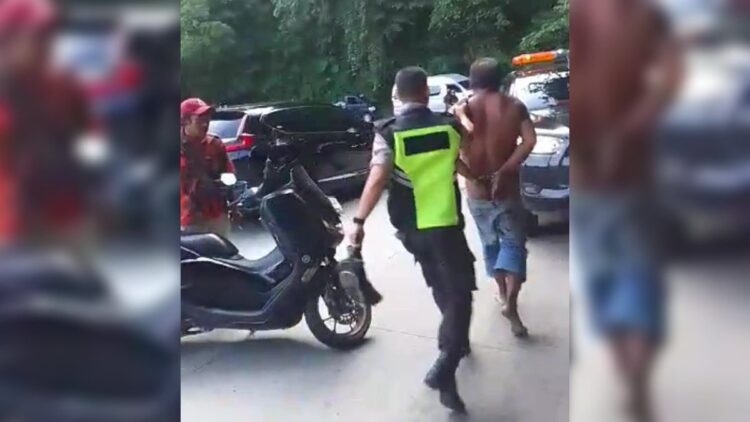Curi Tembaga dari Pabrik Semen Padang, Sopir Truk Diuber Satpam hingga Sitinjau Lauik 1 Satpam Semen Padang akhirnya menangkap sopir truk yang membawa kabur tembaga dari pabrik. (Foto: Dok. Istimewa)