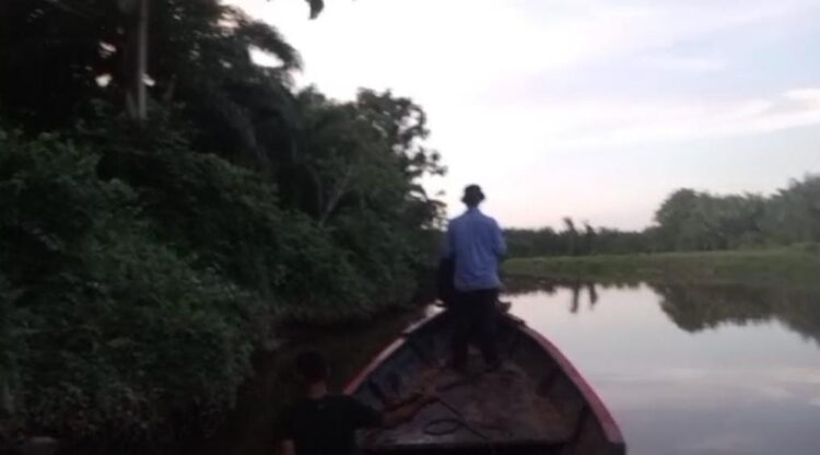 Warga Pancungsoal Pessel Diterkam Buaya saat Memancing, Petugas masih Lakukan Pencarian 1 Upaya pencarian warga Pancungsoal Pessel yang diduga diterkam buaya. (Foto: Dok. Istimewa)