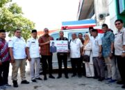 Andre Rosiade Antarkan Ambulans Prabowo untuk PW Muhammadiyah Sumbar